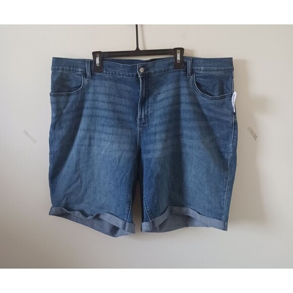 Old Navy Mid Rise Wow Jean Shorts Cuffed Pockets Medium Wash Blue Size 24 - Picture 1 of 7